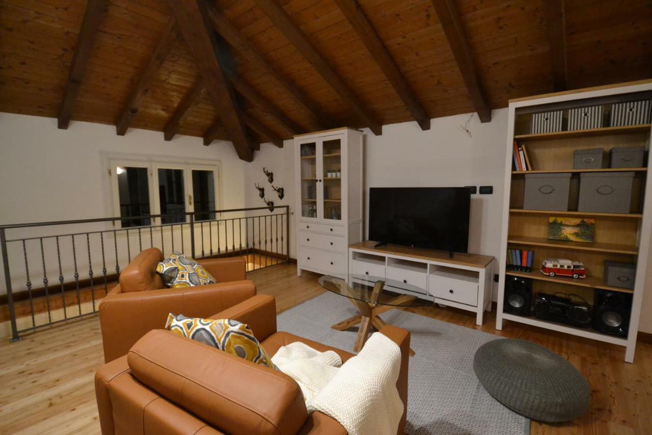 Villa Rina Deluxe And Cottage Porto Ceresio Exterior foto
