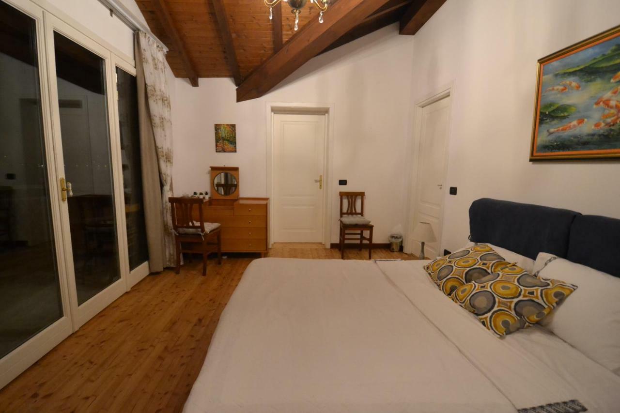 Villa Rina Deluxe And Cottage Porto Ceresio Exterior foto